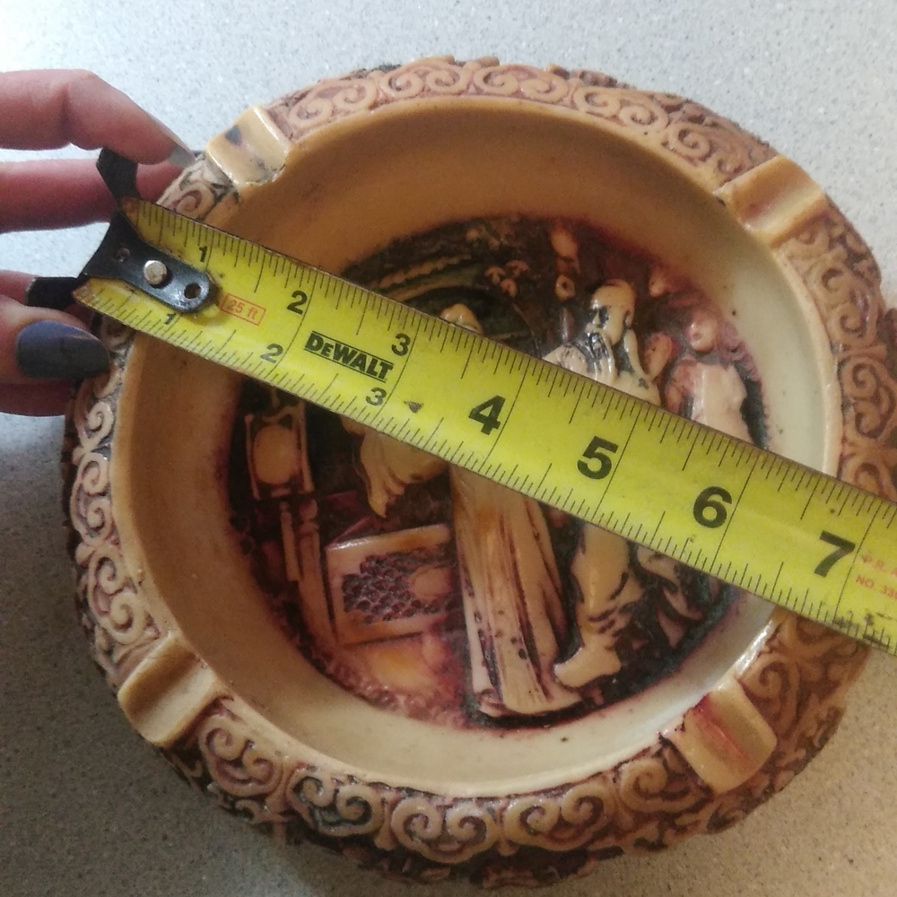Vintage Decorative Ashtray with Intricate Design - Picture 8 of 9